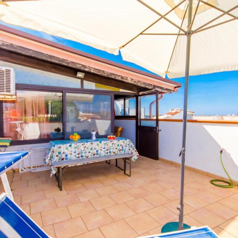 Villa Marzia With Garden And Near The Sea - Happy Rentals - Villa con Piscina Privata - 11