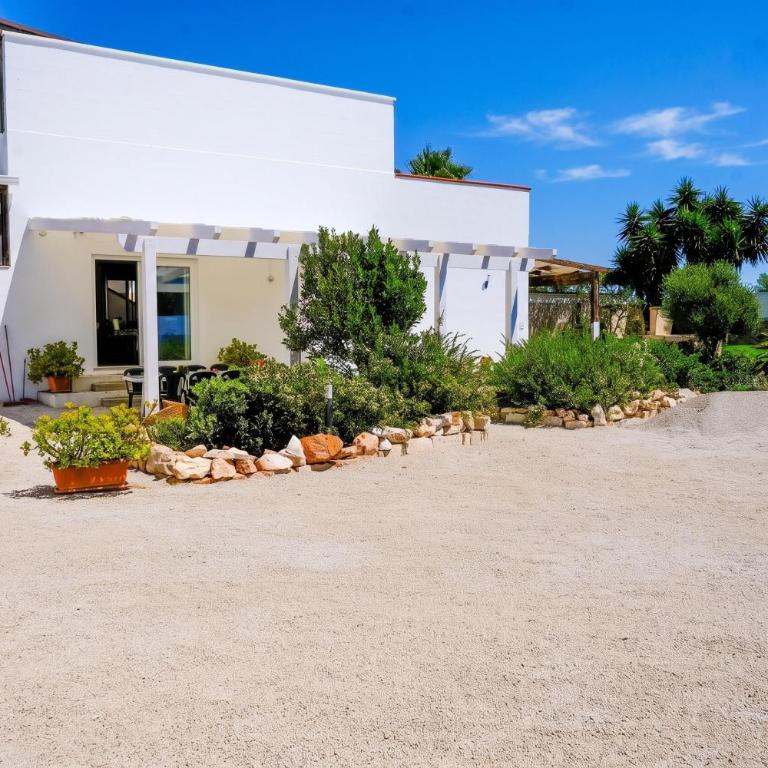 Villa Marzia With Garden And Near The Sea - Happy Rentals - Villa con Piscina Privata - 14