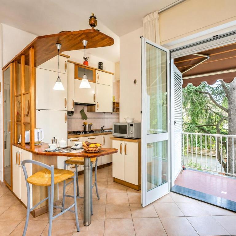 Gabri By The Sea with Balcony and Shared Garden - Happy Rentals - Appartamento con Balcone - 1