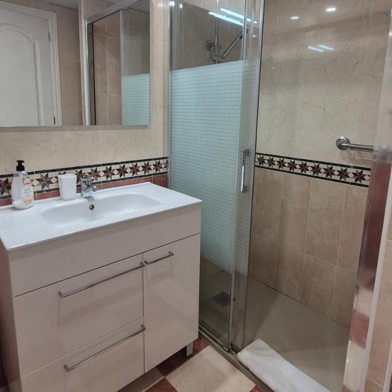 Playa de Oro con Parking - One-Bedroom Apartment - 13