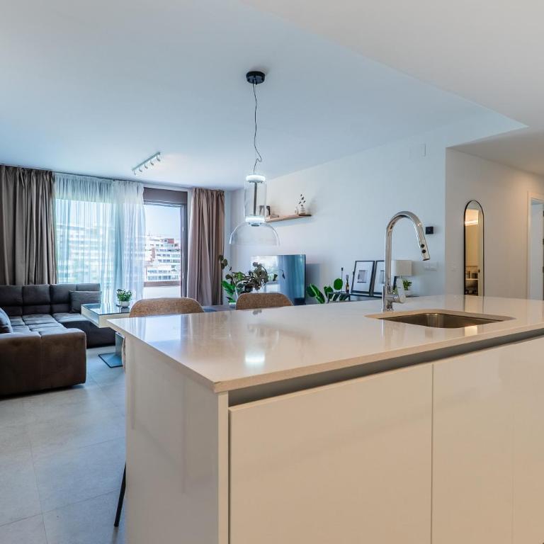 Modern 2BR Apt with Sea View - Apartamento de 2 dormitorios con terraza - 6