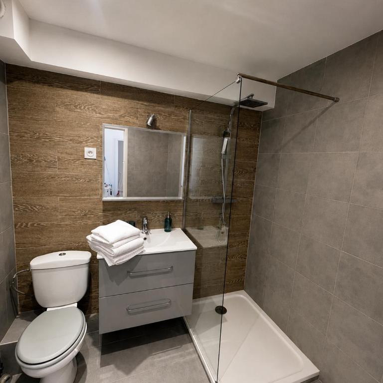 SOLÉA Deux pièces Golfe Juan 2 à 4 personnes Plage à 5 min - Appartement 1 Chambre - Non-Fumeurs - 1