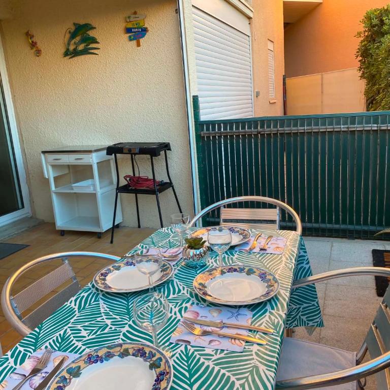 Bord de plage, secteur Lydia, rdc, terrasse, très joli appt 4 couchages, ventilateur plafond - Apartment mit 1 Schlafzimmer - 24