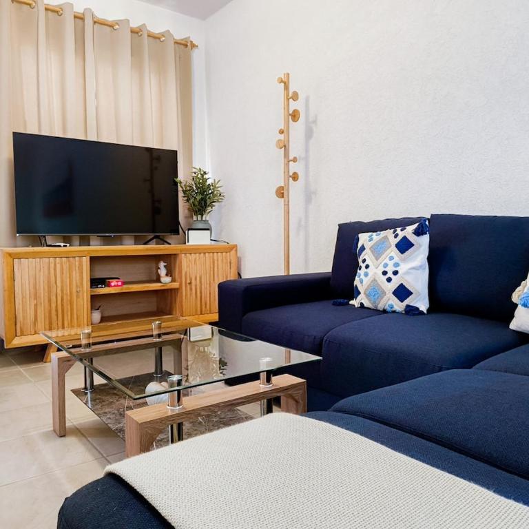 Aruna, Pet friendly stay with pool - Casa de 2 dormitorios - 1