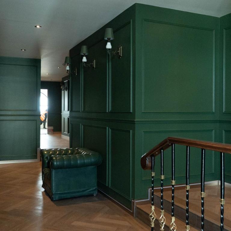 The Oxford Suite with bathtub - Deluxe King Suite - 8