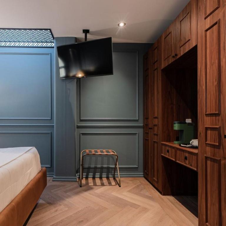 The Oxford Suite with bathtub - Deluxe King Suite - 24