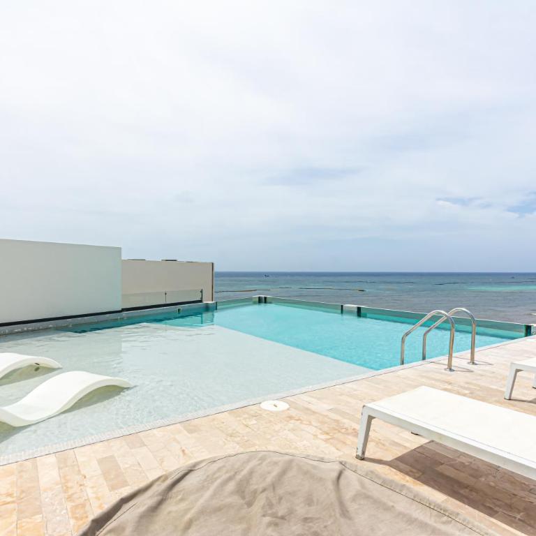 Ocean Front! Amazing Rooftop Pool, Walk to Fifth! - Habitación Individual - 26