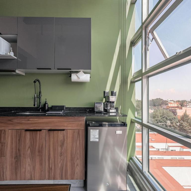 The Jungle Loft Tropical Comfort-Centric w/Kitchen - Loft - 4