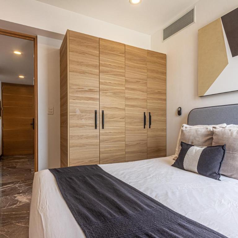 Ocean Front! Amazing Rooftop Pool, Walk to Fifth! - Habitación Individual - 15