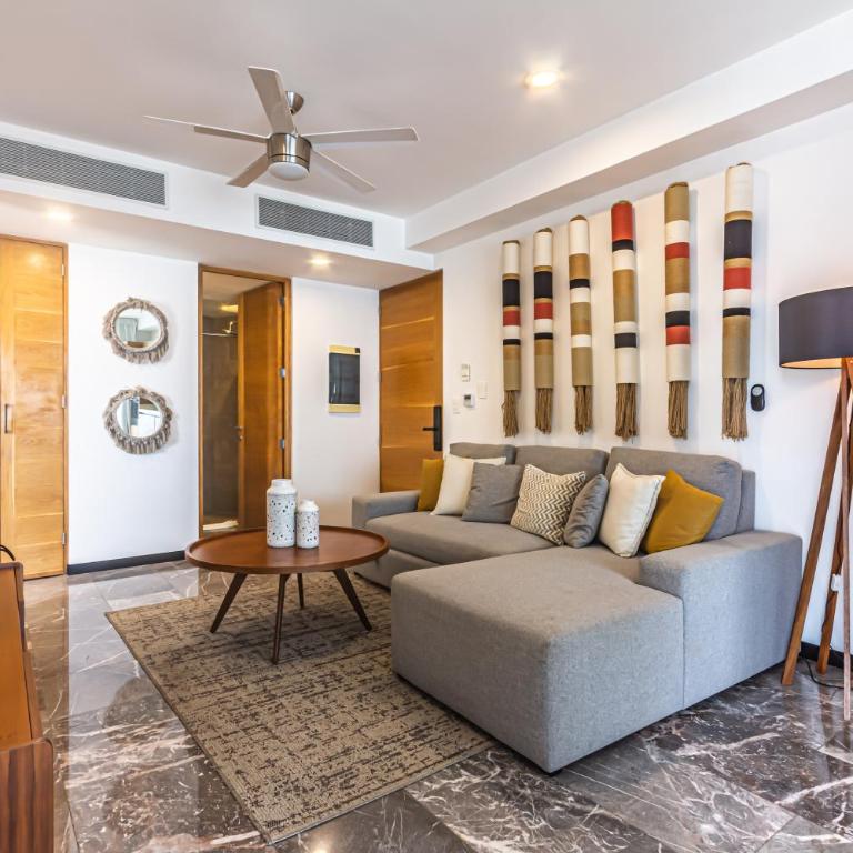 Ocean Front! Amazing Rooftop Pool, Walk to Fifth! - Habitación Individual - 2