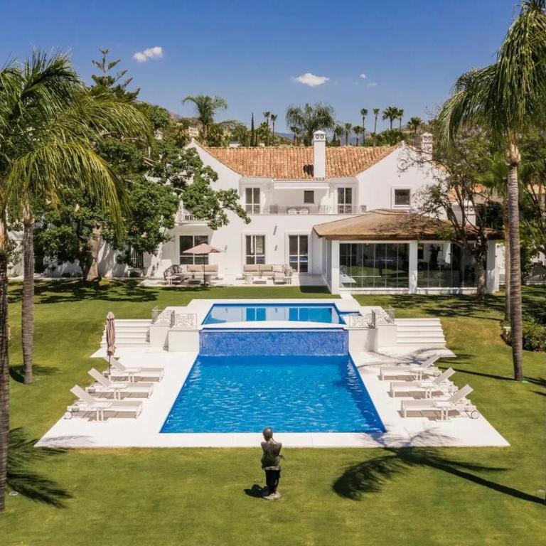 6 Bedroom Villa With Private Pool And Golf Front - Villa - 6