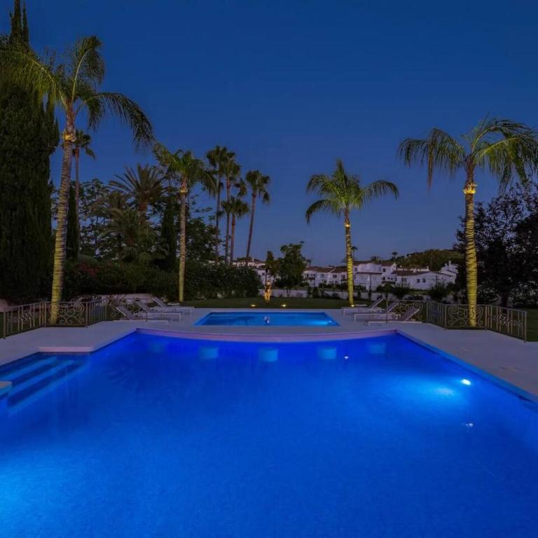 6 Bedroom Villa With Private Pool And Golf Front - Villa - 16