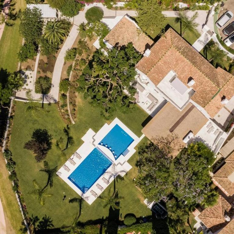 6 Bedroom Villa With Private Pool And Golf Front - Villa - 21