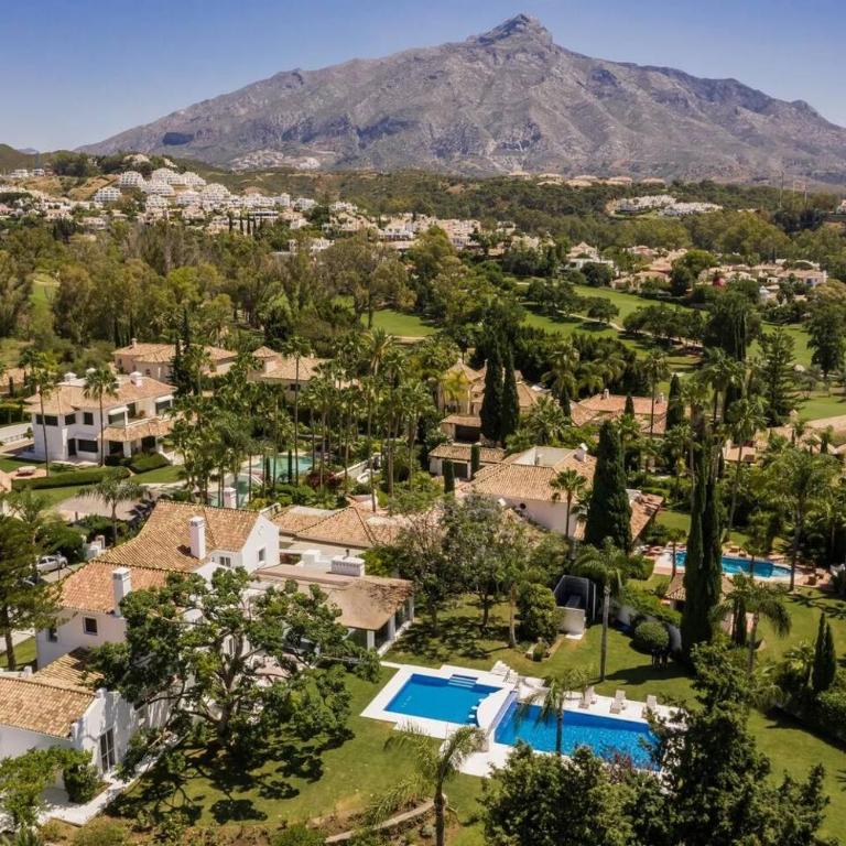 6 Bedroom Villa With Private Pool And Golf Front - Villa - 47