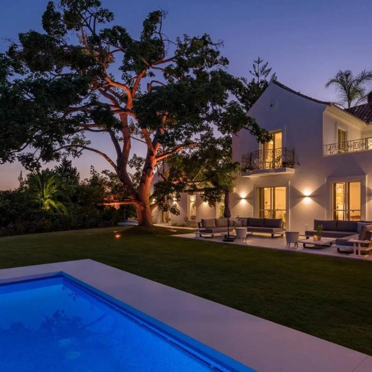 6 Bedroom Villa With Private Pool And Golf Front - Villa - 17