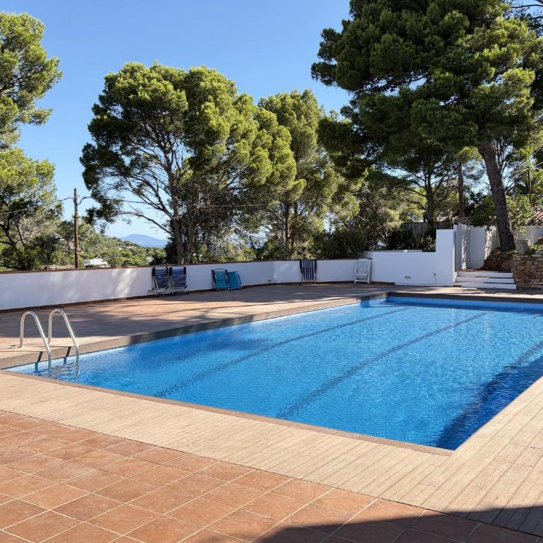 Acogedor apartamento con piscina comunitaria, cerca de la playa de Sa Tuna - ES-226-26 - Apartamento - 1