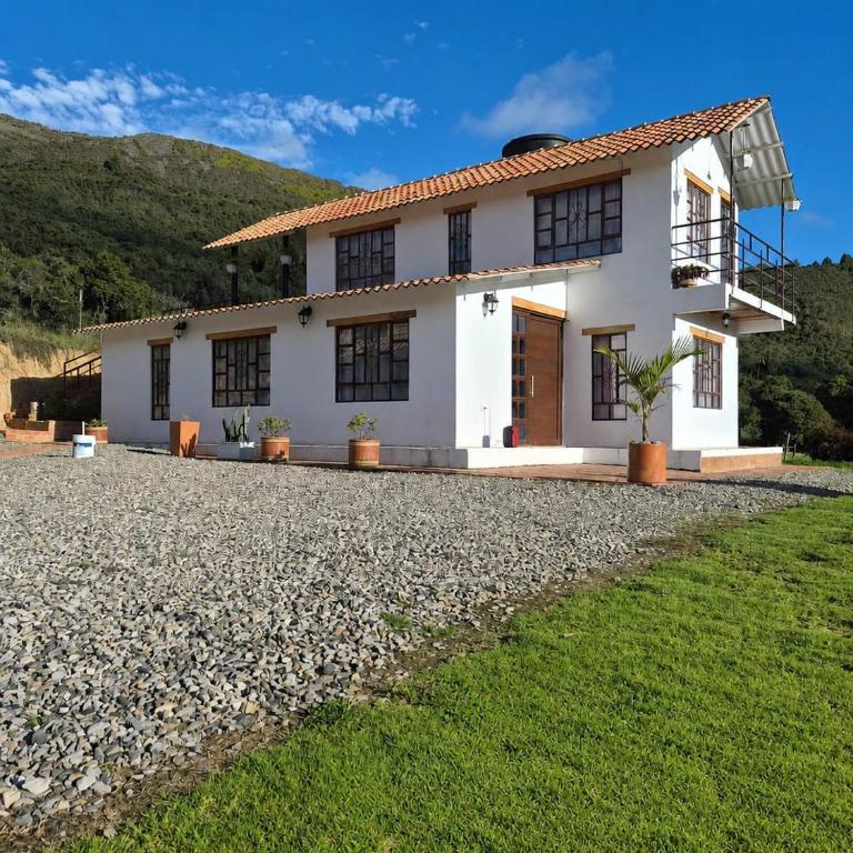 Finca La Esperanza Campestre Cucunuba - Four-Bedroom House - 1