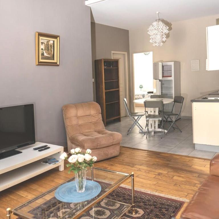 "Air d'Antan"-Meublé de Tourisme 3 étoiles -Résidence "Les Logis de Béziers"-Garage optionnel-Cœur de ville-Plages à 16km ! - Appartement - 14