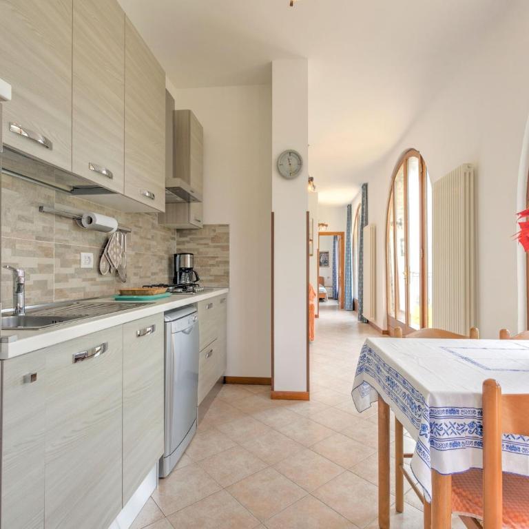Wonderful flat with swimming pool, lift and garden - Appartamento con 2 Camere da Letto - 14