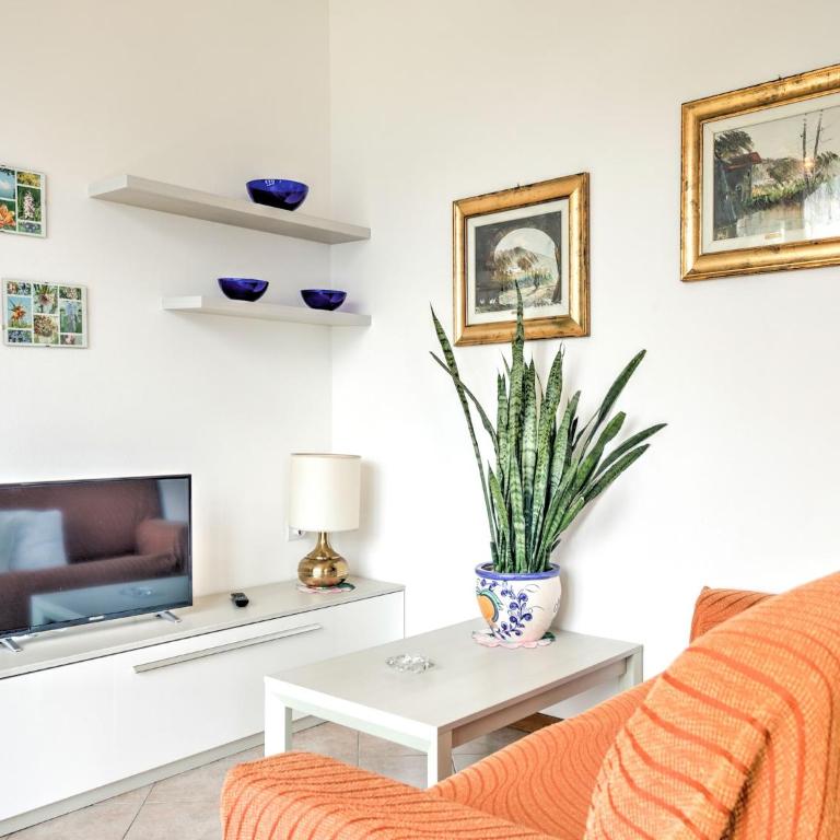 Wonderful flat with swimming pool, lift and garden - Appartamento con 2 Camere da Letto - 11