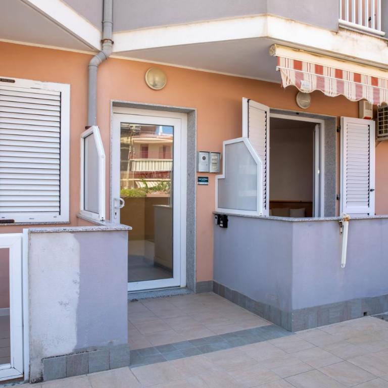 Lido Beach Alghero - Three-Bedroom Deluxe Apartment - 2