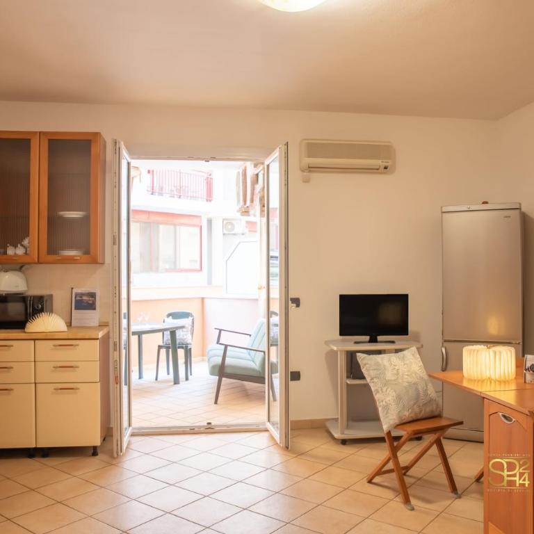 Lido Beach Alghero - Three-Bedroom Deluxe Apartment - 11