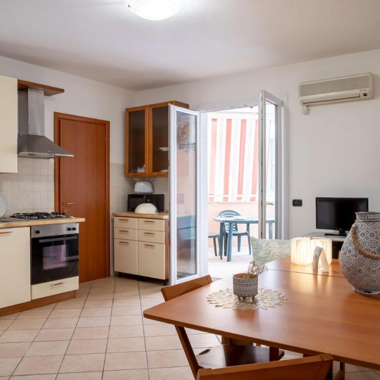 Lido Beach Alghero - Three-Bedroom Deluxe Apartment - 12