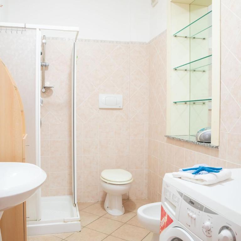 Lido Beach Alghero - Three-Bedroom Deluxe Apartment - 17
