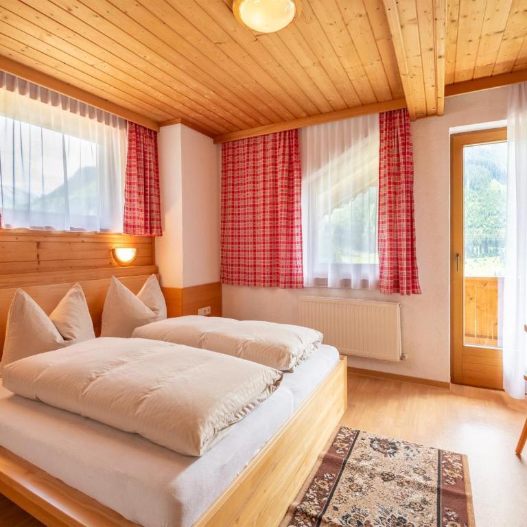 Chalet in Mayrhofen near Ski Slopes - Apartment mit 3 Schlafzimmern - 3
