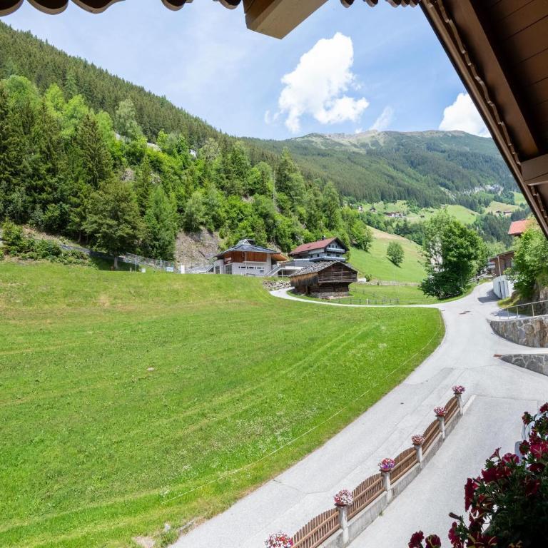 Chalet in Mayrhofen near Ski Slopes - Apartment mit 3 Schlafzimmern - 22