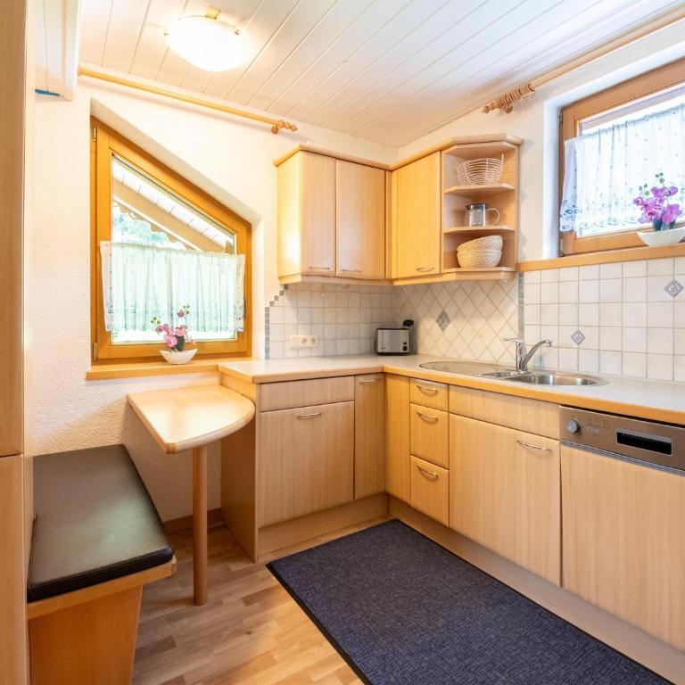 Chalet in Mayrhofen near Ski Slopes - Apartment mit 3 Schlafzimmern - 12