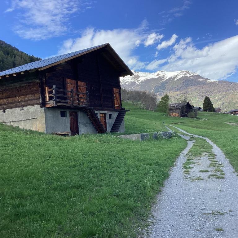 Chalet in Wiler near Ski Lift & Views - Chalet 2 Chambres - 24