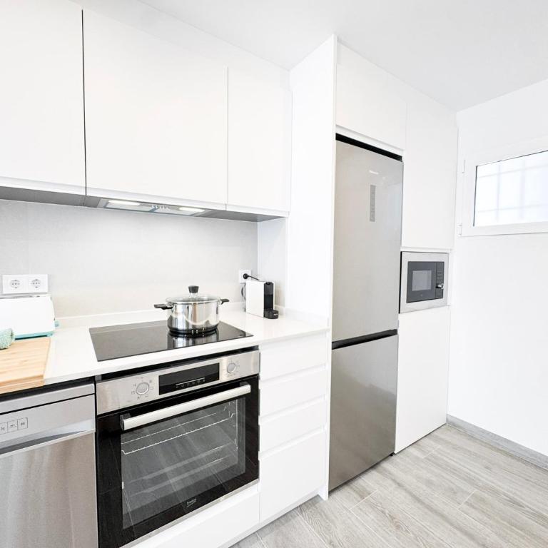 NUEVO, ático a 75 metros de la playa y con vistas al mar - Apartamento de 2 dormitorios - 35