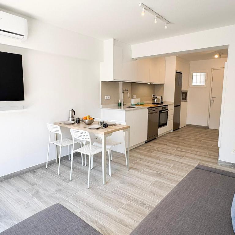 NUEVO, ático a 75 metros de la playa y con vistas al mar - Apartamento de 2 dormitorios - 39