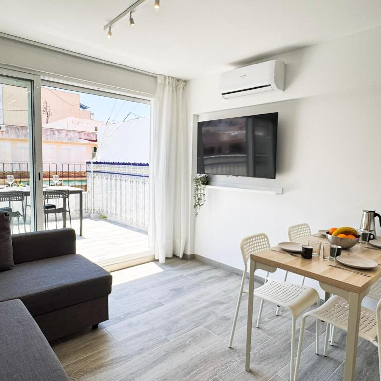 NUEVO, ático a 75 metros de la playa y con vistas al mar - Apartamento de 2 dormitorios - 42