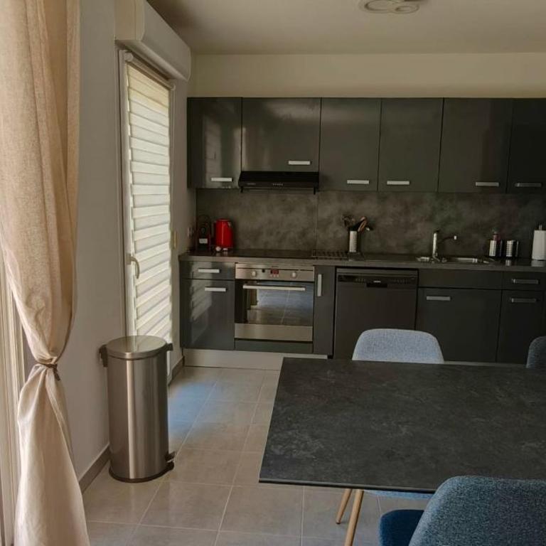 Newly renovated apartment with pool and terrace - Apartment - 7
