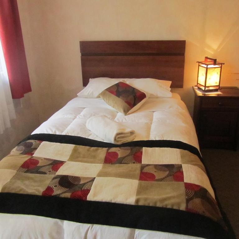 Patagonia Swiss House - Economy Single Room with Shared Bathroom - 3