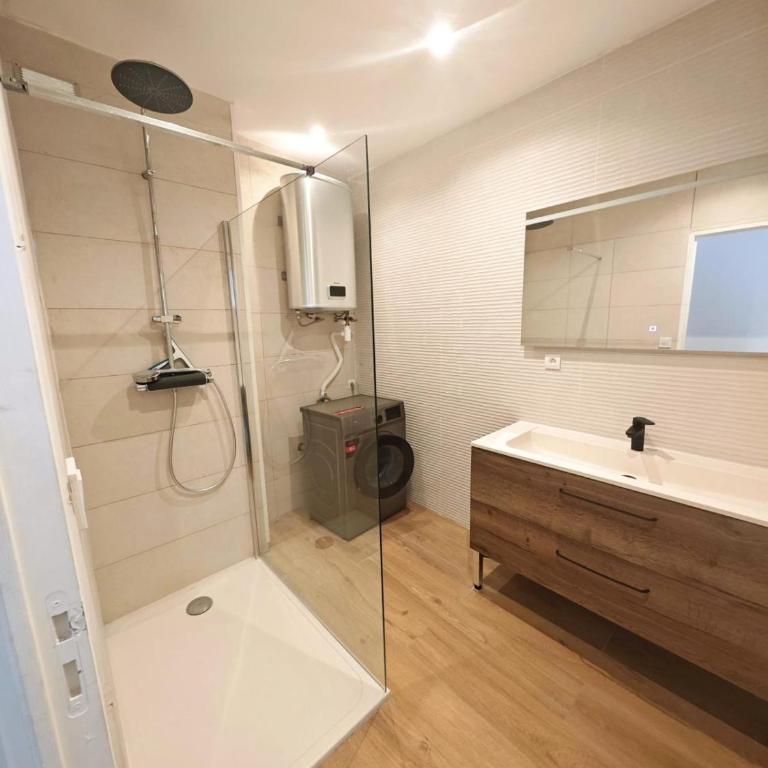 LE CHARLES T3 50m de la plage - Appartement 3 Chambres - Vue sur Mer - 5