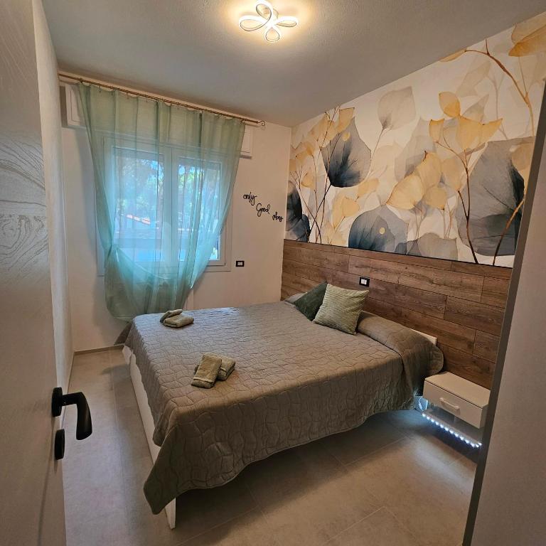 Sea Side Sage - Two-Bedroom Apartment with Balcony and Terrace - 15