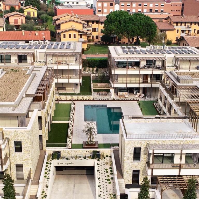 SalvatoreHomes - Casa Serenia - Ultra Luxury Duplex in the Heart of Bardolino with Dream Garden & Direct Infinity Pool Access - Maisonette-Apartment - 45