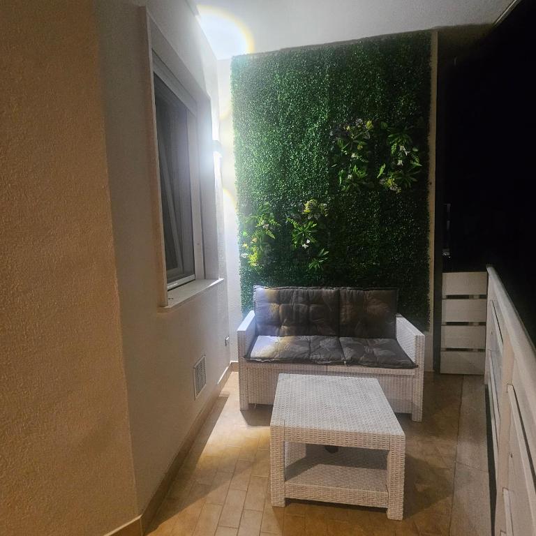 Sea Side Sage - Two-Bedroom Apartment with Balcony and Terrace - 27