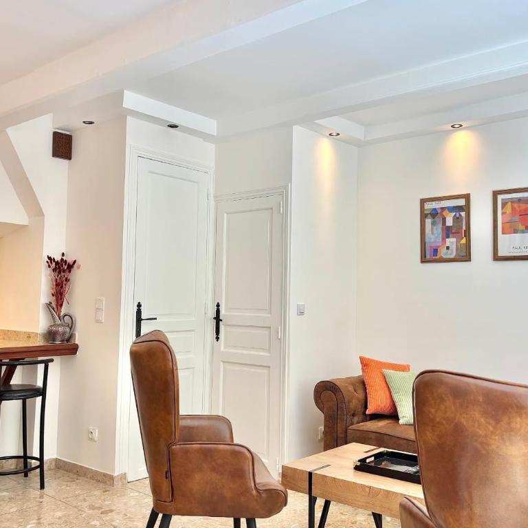 Family home close to the beach and town centre - Vacation Home - 2