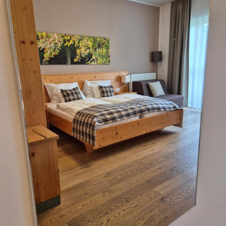 Gasthof Wachter - Doppelzimmer mit Zustellbett - 8