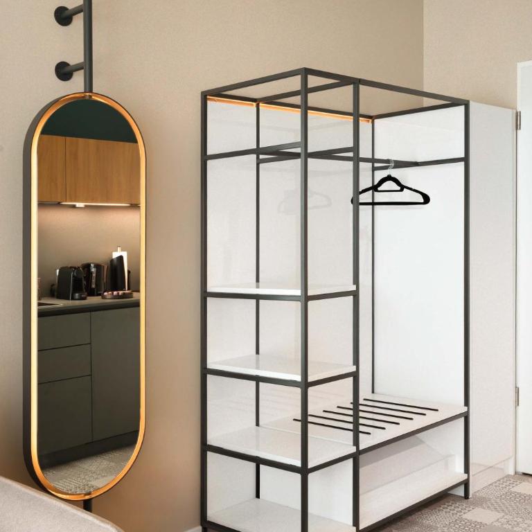 Limehome Munich Fritz-Erler Str - Design Suite with terrace - 12