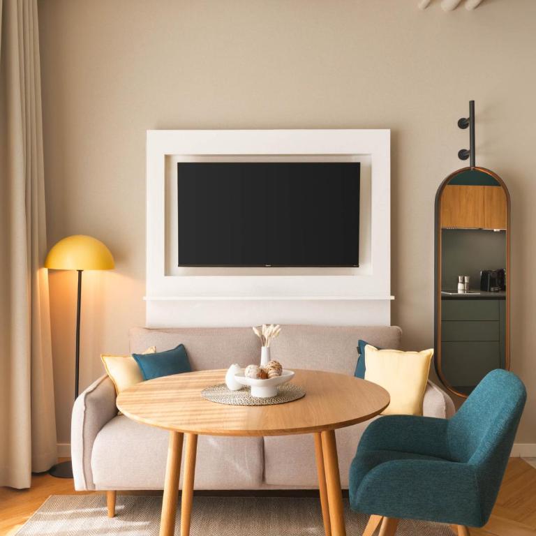 Limehome Munich Fritz-Erler Str - Design Suite with terrace - 3