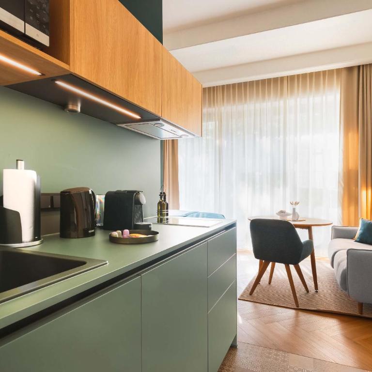 Limehome Munich Fritz-Erler Str - Design Suite with terrace - 7