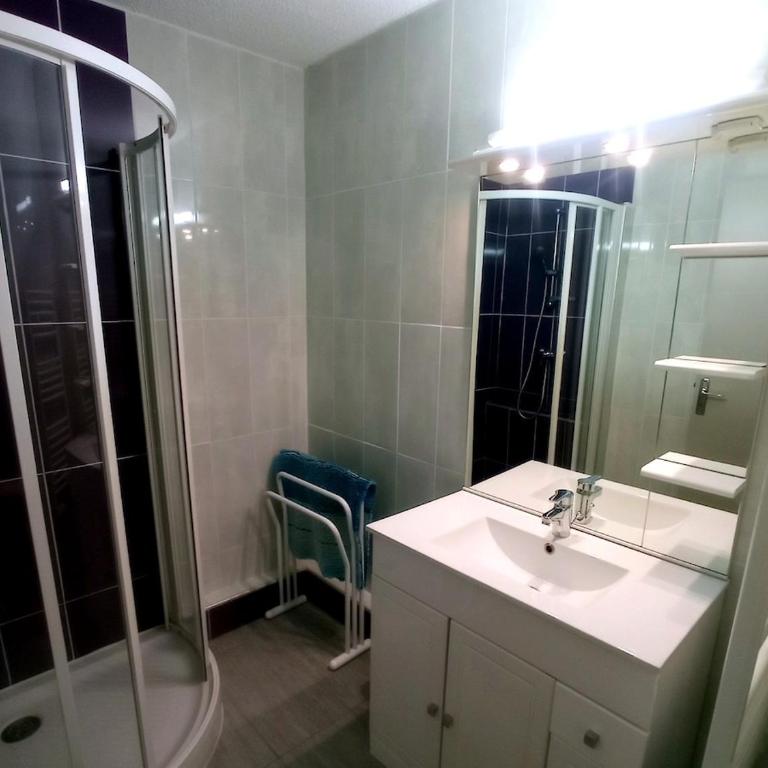 Studio au pied des pistes - balcon - 6 pers - Two-Bedroom Apartment - 3