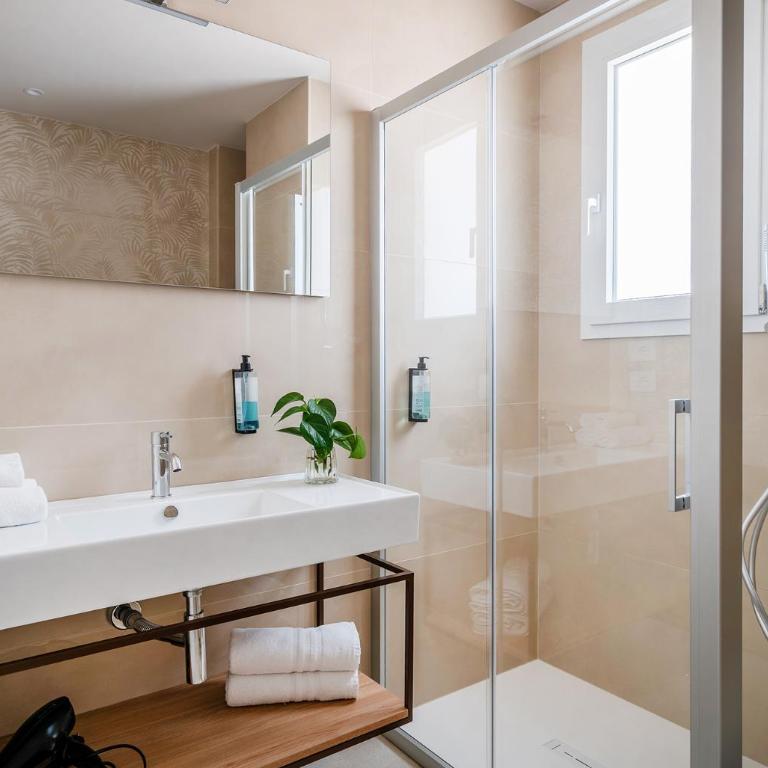 Hotel Tropic - Fronte Mare - Deluxe Quadruple Room - 3
