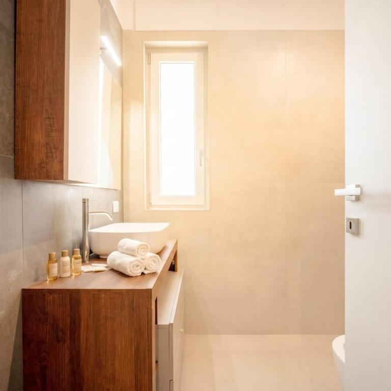 Dimora Venera-Modern Comfort with Private Parking - Appartamento Loft con 1 Camera da Letto e Balcone - 8