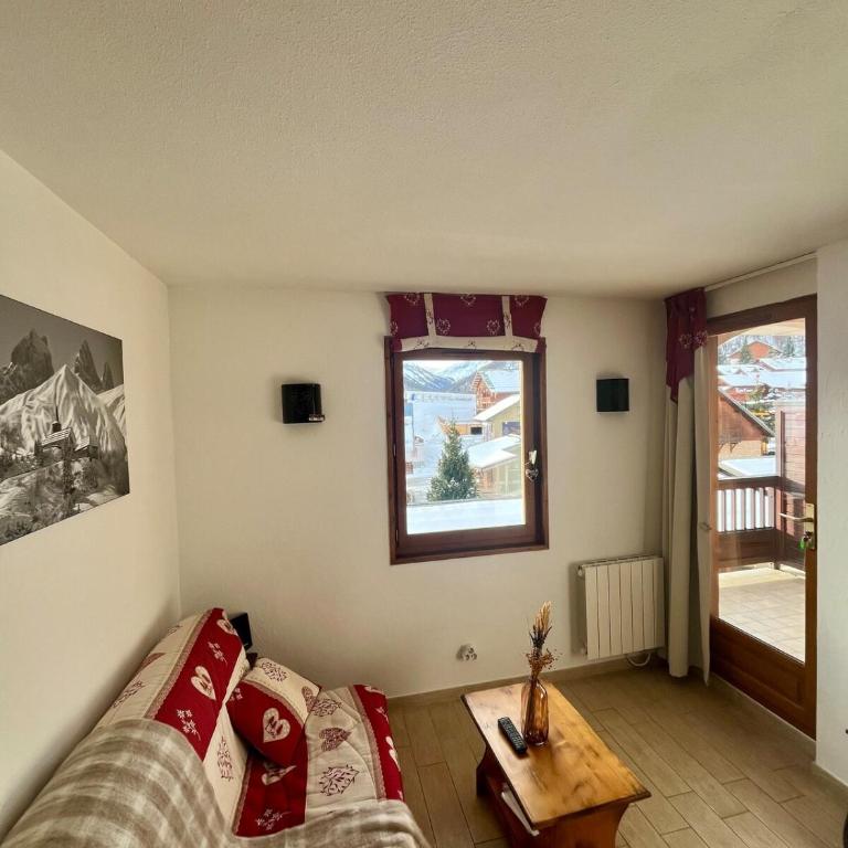 Appartement avec piscine - Vue montagne - 4 voyageurs - Appartement 2 Chambres - 9